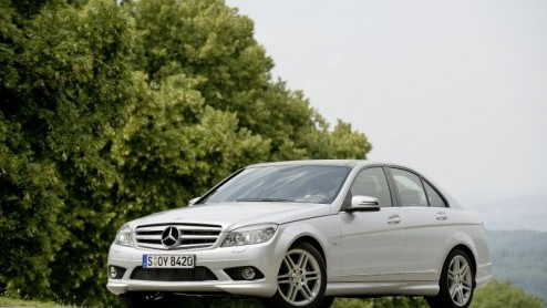 Topkracht en zuinigheid gaat prima samen. Mercedes-Benz introduceert eind dit jaar een nieuwe 204 pk sterke diesel in de C-Klasse, en die wordt direct beplakt met het BlueEfficienylabel. Het brandstof