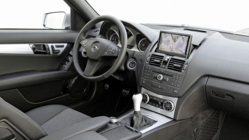 Topkracht en zuinigheid gaat prima samen. Mercedes-Benz introduceert eind dit jaar een nieuwe 204 pk sterke diesel in de C-Klasse, en die wordt direct beplakt met het BlueEfficienylabel. Het brandstof