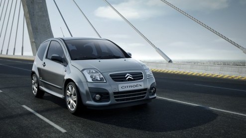 Na de aankondiging van de gefacelifte Citron C2 kunnen we nu de prijzen bekend maken. De vanafprijs bedraagt 10.990 euro en dan rijd je weg in de C2 1.1 Seduction. Dieselen kan, maar alleen sportief 