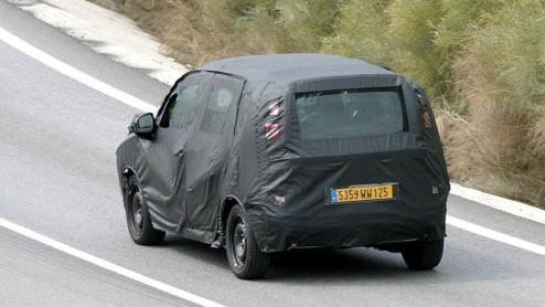 Hoewel compacte MPVs bij ons nog niet cht potten kunnen breken, heeft Citroen zijn zinnen gezet op een ruimtelijke versie van de C3, de C3 Minispace. De C3 StreetLounge concept uit 2006 bleek een vo