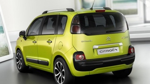 Begin vorige maand toonden we nog een gecamoufleerde Citron C3 Picasso, vandaag kunnen we de eerste beelden laten zien. In oktober gaat het doek er officieel van af.