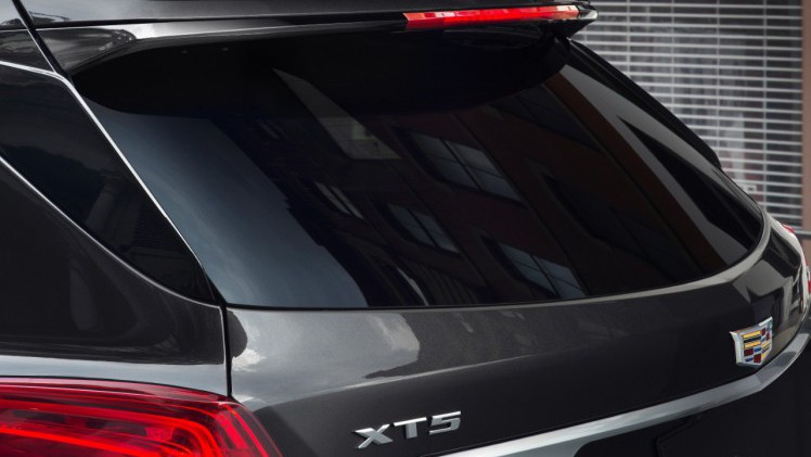 De Cadillac XT5 neemt het voortouw van een nieuwe SUV-generatie bij Cadillac. De XT5 volgt de SRX SUV op en komt in 2016 naar Europa.