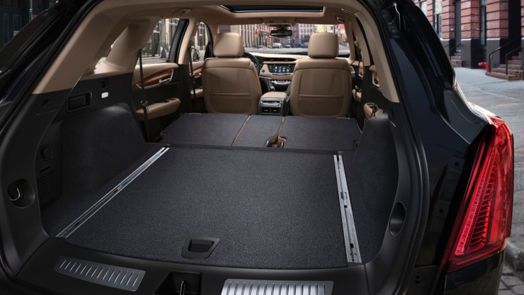 De Cadillac XT5 neemt het voortouw van een nieuwe SUV-generatie bij Cadillac. De XT5 volgt de SRX SUV op en komt in 2016 naar Europa.