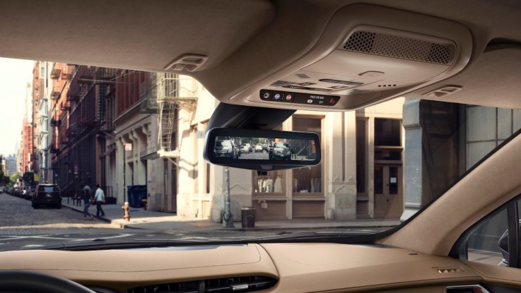 De Cadillac XT5 neemt het voortouw van een nieuwe SUV-generatie bij Cadillac. De XT5 volgt de SRX SUV op en komt in 2016 naar Europa.
