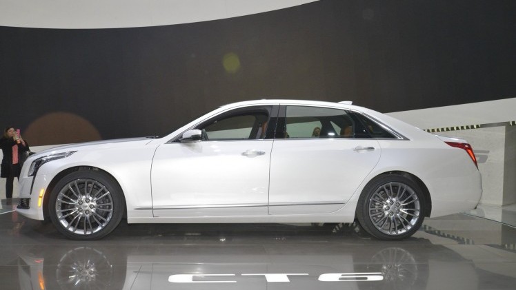 Na weken van teasers is het dan eindelijk zover. Op de vooravond van de New York International Auto Show heeft Cadillac het doek getrokken van de CT6, het nieuwe topmodel van het merk.
