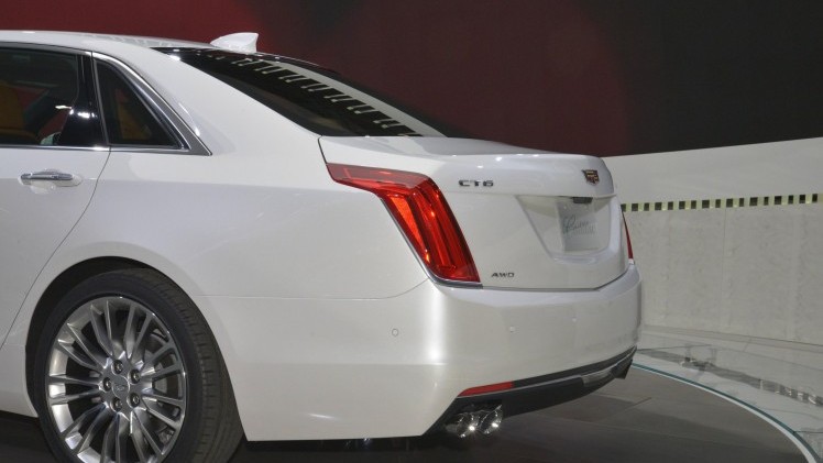 Na weken van teasers is het dan eindelijk zover. Op de vooravond van de New York International Auto Show heeft Cadillac het doek getrokken van de CT6, het nieuwe topmodel van het merk.