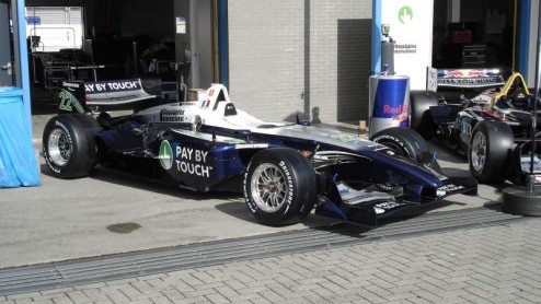 Autovandaag wil zich steeds meer laten zien op grote autosport evenementen. We mochten dus niet ontbreken op de grote premire van de eerste Champcar Grand Prix op Nederlandse bodem. Het TT-circuit va