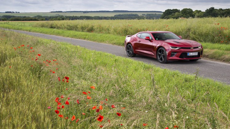 Chevrolet biedt ook een viercilinderversie van de Camaro, waarmee de auto in Nederland relatief betaalbaar wordt. Hoe bevalt die? Een rijtest!