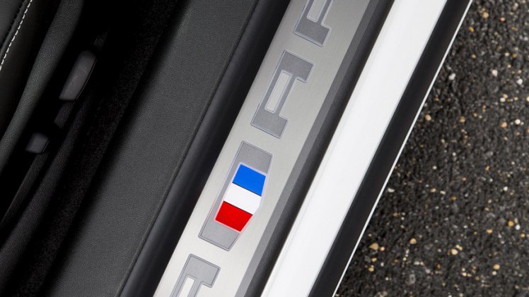 Chevrolet biedt ook een viercilinderversie van de Camaro, waarmee de auto in Nederland relatief betaalbaar wordt. Hoe bevalt die? Een rijtest!