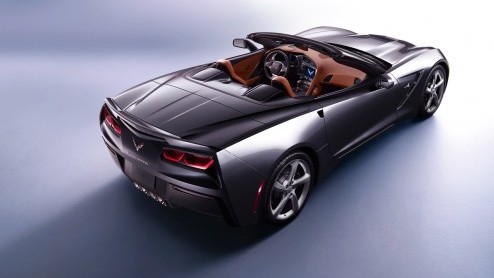 Chevrolet stuurt de nieuwe Corvette Stingray naar Nederland. Eerste exemplaren arriveren begin januari in de showroom van Chevrolet Nefkens in Amersfoort. Prijzen beginnen bij 125 mille.