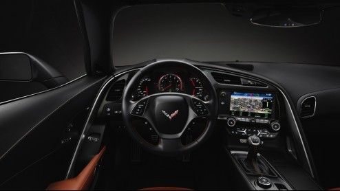 Chevrolet stuurt de nieuwe Corvette Stingray naar Nederland. Eerste exemplaren arriveren begin januari in de showroom van Chevrolet Nefkens in Amersfoort. Prijzen beginnen bij 125 mille.
