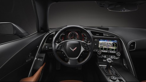 Chevrolet stuurt de nieuwe Corvette Stingray naar Nederland. Eerste exemplaren arriveren begin januari in de showroom van Chevrolet Nefkens in Amersfoort. Prijzen beginnen bij 125 mille.