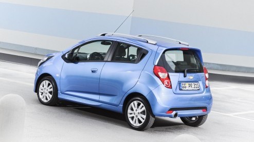 Chevrolet heeft de Spark nog niet zo lang geleden op een aantal punten bijgeschaafd. De fabrikant gaat vrolijk verder en gooit nu het leveringsaanbod op de schop.