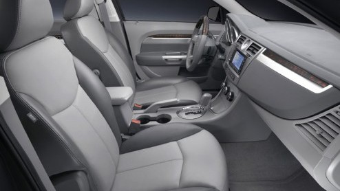 Het Amerikaanse merk Chrysler heeft de smaak goed te pakken. De 300C blijkt een succes te zijn in zowel Europa als op de thuismarkt en daar moet een vervolg aan gegeven worden. Zie hier, de Sebring.