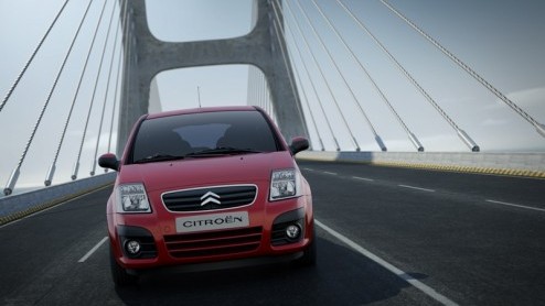De Citron C2 gaat al weer enkele maanden door het leven in een nieuwe jas. De Franse fabrikant heeft namelijk begin mei een facelift doorgevoerd. Ook is toen de 1.4 dieselmotor vervangen door een mee