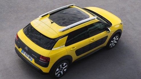 Rijtest Citron C4 Cactus 1.2 PureTech 110 en e-HDi 90. De nieuwe crossover van Citron laat zien hoe vernieuwing leidt tot een eigenzinnige details, een lager gewicht en een gunstige prijs.