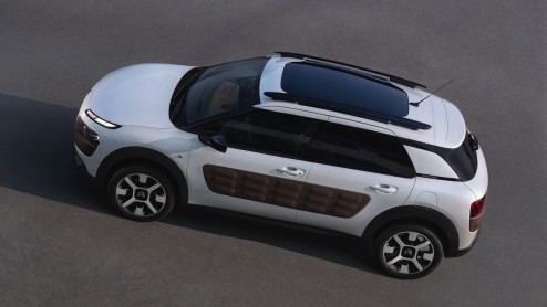 Rijtest Citron C4 Cactus 1.2 PureTech 110 en e-HDi 90. De nieuwe crossover van Citron laat zien hoe vernieuwing leidt tot een eigenzinnige details, een lager gewicht en een gunstige prijs.