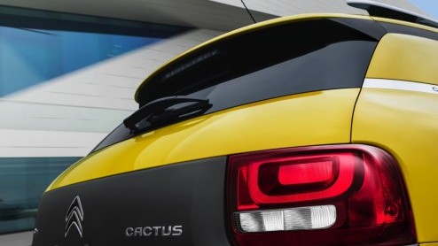 Rijtest Citron C4 Cactus 1.2 PureTech 110 en e-HDi 90. De nieuwe crossover van Citron laat zien hoe vernieuwing leidt tot een eigenzinnige details, een lager gewicht en een gunstige prijs.