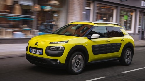 Rijtest Citron C4 Cactus 1.2 PureTech 110 en e-HDi 90. De nieuwe crossover van Citron laat zien hoe vernieuwing leidt tot een eigenzinnige details, een lager gewicht en een gunstige prijs.