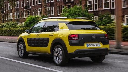 Rijtest Citron C4 Cactus 1.2 PureTech 110 en e-HDi 90. De nieuwe crossover van Citron laat zien hoe vernieuwing leidt tot een eigenzinnige details, een lager gewicht en een gunstige prijs.