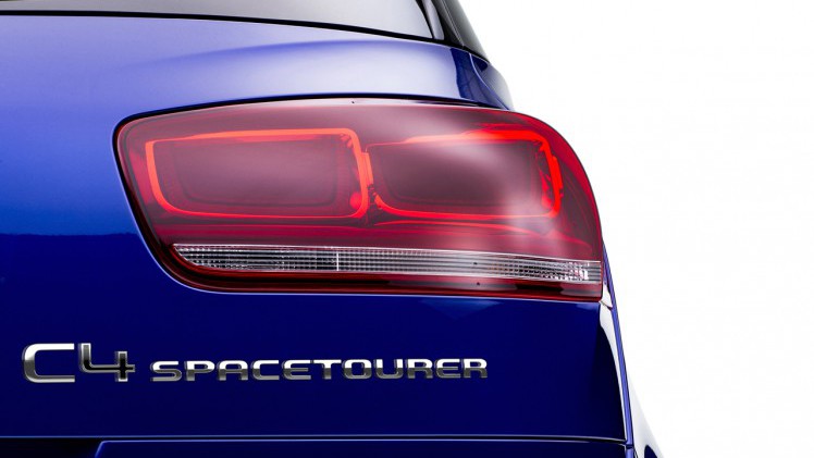 Citron geeft de C4 Picasso de nieuwe toevoeging Spacetourer en lanceert een 160 pk diesel met 8-traps automaat.