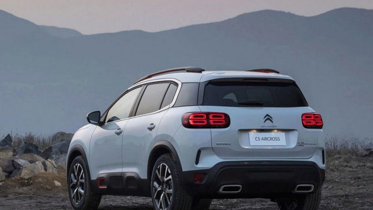 Citron mag dan wel later deze maand de conceptcersie onthullen, de productieversie van de C5 Aircross is al in vol ornaat op het internet beland.
