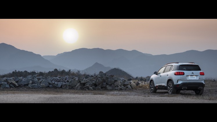 Op de Shanghai Motor Show heeft Citron de C5 Aircross onthuld. Hoe de auto eruit zag wisten we al, maar nu is ook de rest bekend. We zien hier zomaar de krachtigste Citron in serieproductie ooit!