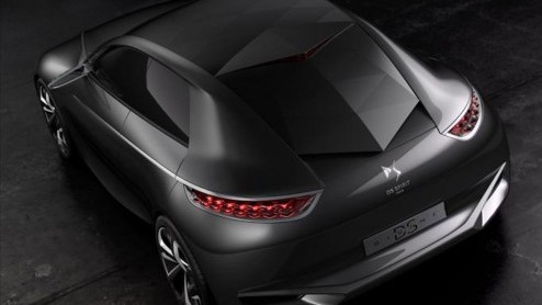 Niet op de Autosalon van Parijs, maar komend weekend tijdens het Concours d'Elgance in Chantilly onthult Citron deze DS Divine Concept. Het studiemodel geeft de koers aan die Citron inzet met toeko