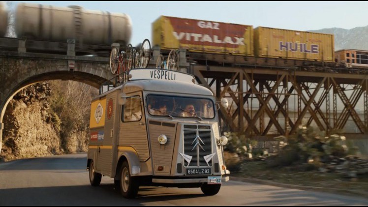 IN een nieuwe reclamespot brengt Citron haar historie van bijna 100 jaar in beeld met een 2CV, Mhari, CX, Visa, C3 Aircross en C4 Cactus.