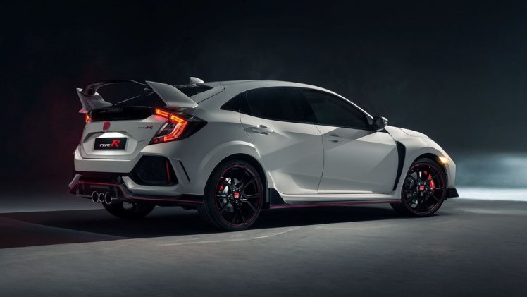Honda presenteert de nieuwe Civic in zijn wildste uitdossing: de Type R. De productieversie van de auto blijkt maar weinig af te wijken van het eerder getoonde prototype.