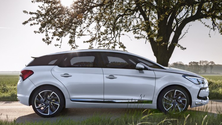 Autotest nieuwe DS5, het faceliftmodel van de Citro?n DS 5. We rijden de Fransoos met de BlueHDi 180 inclusief automaat en dat is een heerlijkheid.
