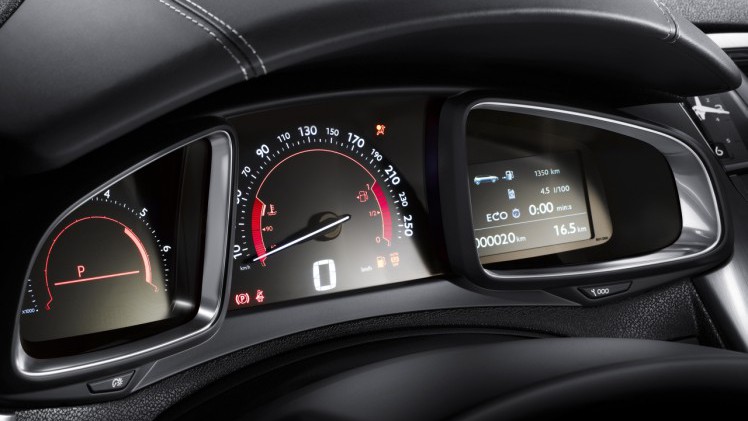 Autotest nieuwe DS5, het faceliftmodel van de Citro?n DS 5. We rijden de Fransoos met de BlueHDi 180 inclusief automaat en dat is een heerlijkheid.