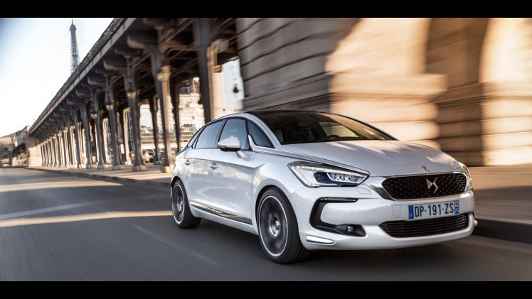 Autotest nieuwe DS5, het faceliftmodel van de Citro?n DS 5. We rijden de Fransoos met de BlueHDi 180 inclusief automaat en dat is een heerlijkheid.