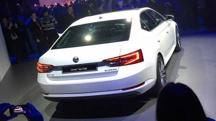 Skoda presenteert vandaag in Praag de compleet nieuwe Superb. Dit is hem!