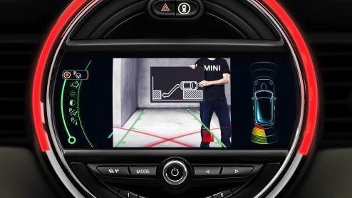 Vele nieuwe assistentiesystemen voor nieuwe MINI.