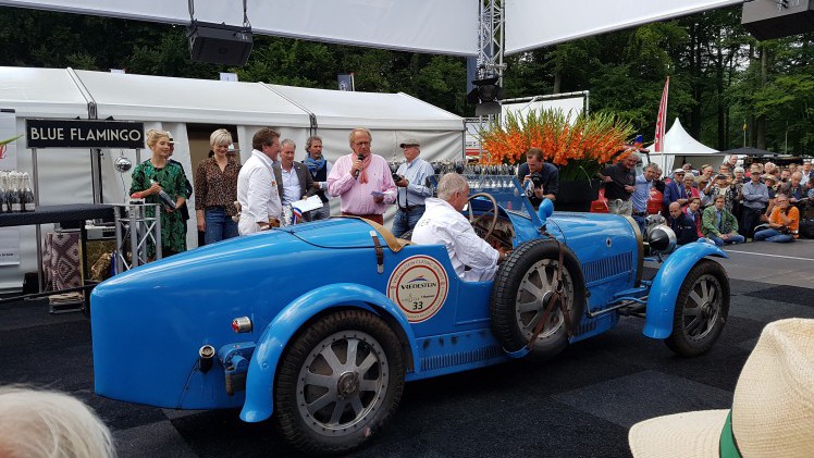 De fraaiste klassiekers uit Nederland en de ons omringende landen kwamen op 1 en 2 juli in de tuin van Paleis het Loo bijeen voor het concours d'lgance.