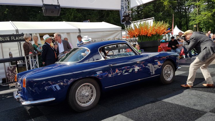 De fraaiste klassiekers uit Nederland en de ons omringende landen kwamen op 1 en 2 juli in de tuin van Paleis het Loo bijeen voor het concours d'lgance.