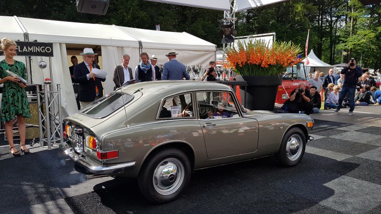 De fraaiste klassiekers uit Nederland en de ons omringende landen kwamen op 1 en 2 juli in de tuin van Paleis het Loo bijeen voor het concours d'lgance.