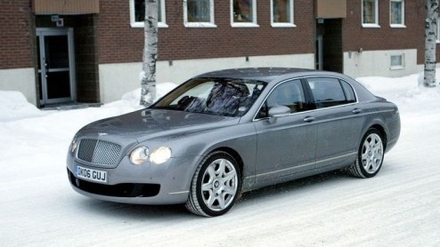 Zelfs de duurste en exclusieve auto's krijgen facelifts. Je moet de rijke mensen toch weer een reden geven om iets van je te kopen natuurlijk.