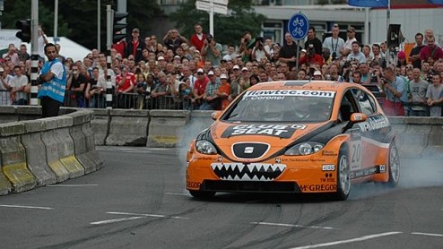 Dit weekend hebben we een autosport event van wereld formaat gezien in de Rotterdamse straten en Ahoy. De organisatie heeft een autosport feest op poten gezet dat zich kan meten met de beste events in