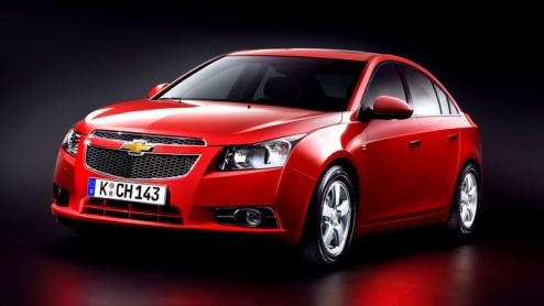 Chevrolet stuurt een teaser in de wereld van de nieuwe Cruze sedan. Deze vierdeurs aanwinst volgt de Nubira op en beleeft zijn debuut tijdens de Autosalon van Parijs. Update: Interieurshot!