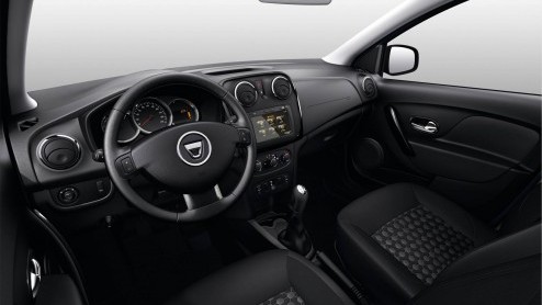 Dacia Sandero als Srie Limite Blackline naar Autosalon van Parijs 2014.