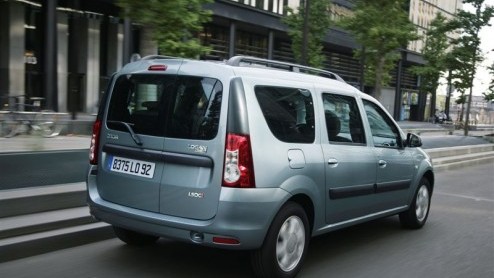 De schot in de roos van de laatste tijd is de Dacia Logan. Zeker al MCV valt deze ruimte-gigang-voor-budget-prijs behoorlijk in de smaak bij het Nederlandse publiek. Omdat Dacia relatief laat onze mar