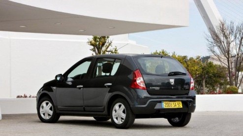 Dat de Dacia Logan goed in de smaak valt, kan niemand ontgaan zijn. Vooral de stationvariant, de MCV, kan op vele kopers rekenen. Het modelgamma wordt uitgebreid met een vijfdeurs hatchback, de Sander