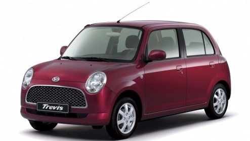 Daihatsu introduceert in augustus een nieuwe auto in het A-segment. De Trevis. De kleine Japanner, slechts 3,4 meter lang, zal het in dit segment gaan opnemen tegen de Toyota Aygo, Citron C1 en Peuge