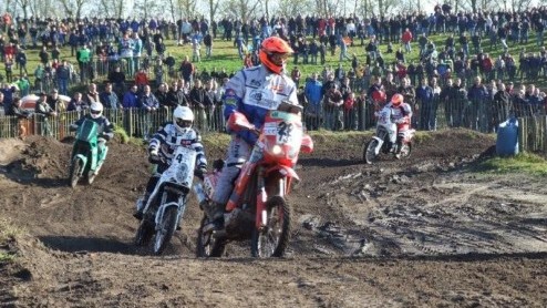 Afgelopen weekend vond alweer voor de vijfde keer de Dakar Preproloog plaats op het Eurocircuit in Valkenswaard. Als vanouds vertonen hier de Nederlands deelnemers aan de loodzware rally, die begin ja