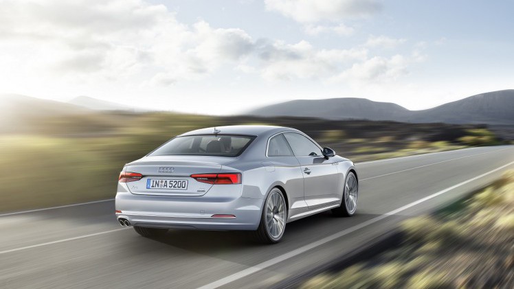 Na bijna tien jaar krijgt de A5 een tweede generatie. Volgens Audi-traditie presenteert de nieuweling zich als een evolutie van zijn voorganger. AutoVandaag zocht uit hoe de nieuwe coup? bevalt.