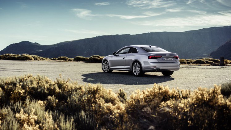 Na bijna tien jaar krijgt de A5 een tweede generatie. Volgens Audi-traditie presenteert de nieuweling zich als een evolutie van zijn voorganger. AutoVandaag zocht uit hoe de nieuwe coup? bevalt.