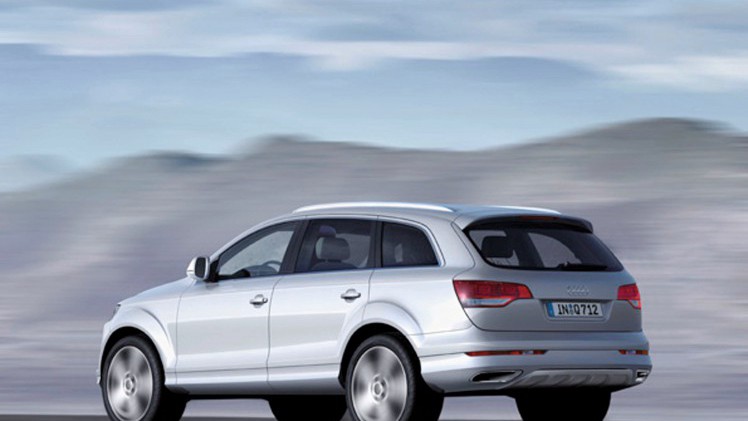 De Audi SQ7 is met zijn 4.0 TDI V8 sneller (maar niet krachtiger) dan de Audi Q7 6.0 V12 TDI. En zijn prijs is al helemaal een lachtertje.