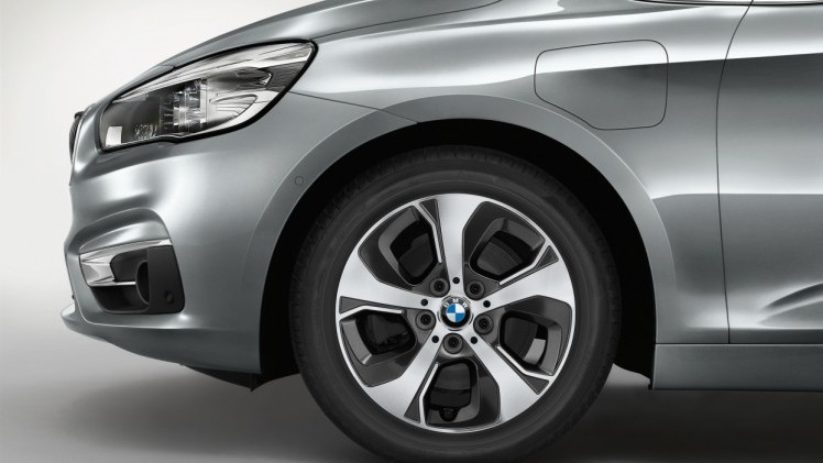 BMW introduceert de 225xe als plug-in hybride variant van de 2 Serie Active Tourer. De BMW F45 PHEV komt eind 2015 op de markt met 7% bijtelling.